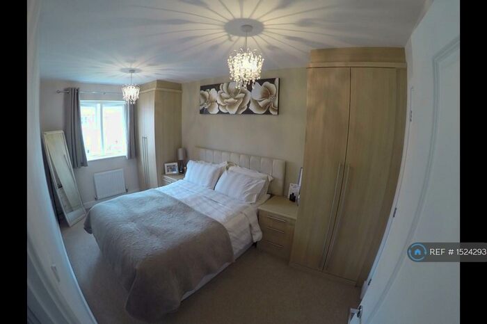 3 Bedroom Terraced House To Rent In Duxford Way, Farnborough, GU14