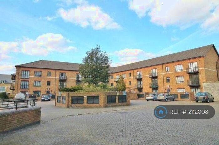 2 Bedroom Flat To Rent In Brunel House, London, E14
