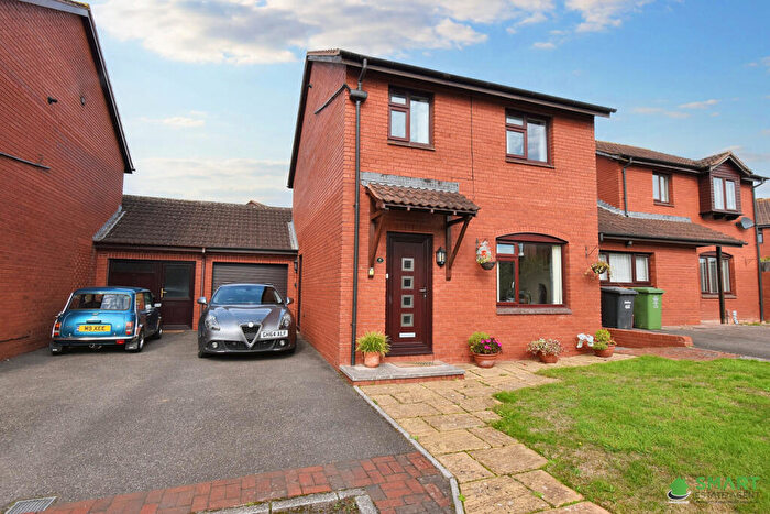 3 Bedroom Detached House For Sale In Ilex Close, Exeter, EX4