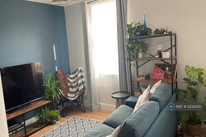 1 Bedroom Flat To Rent In Station Road, Rainham, Gillingham, ME8