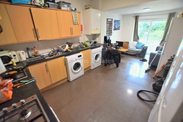 7 Bedroom End Of Terrace House To Rent In Addington Road, Reading, RG1