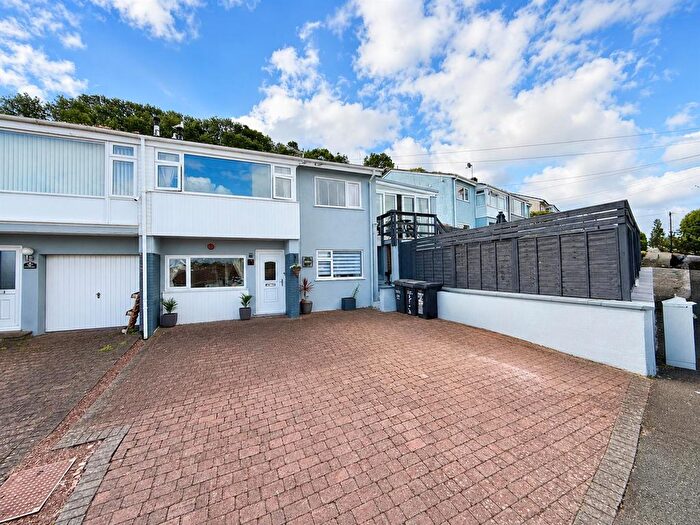 4 Bedroom Semi-Detached House For Sale In Ocean View Drive, Brixham, TQ5