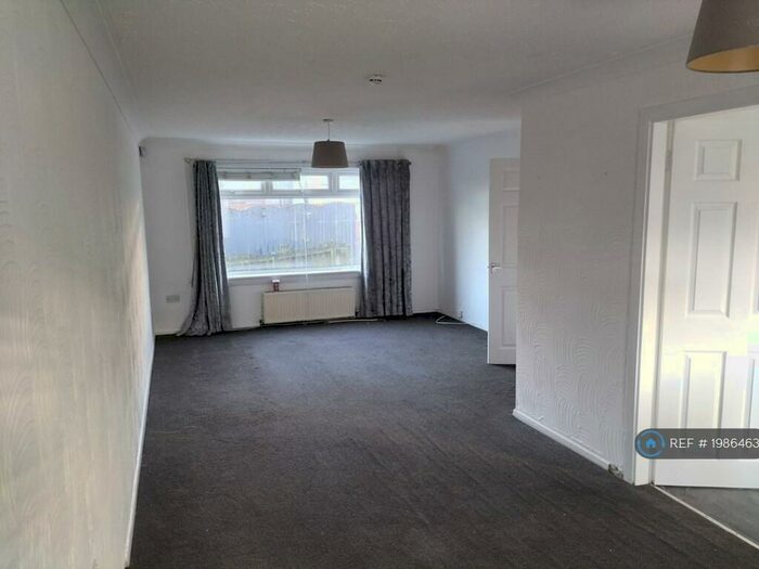 3 Bedroom Terraced House To Rent In Honeywell Crescent, Chapelhall