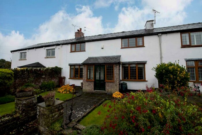 3 Bedroom Cottage To Rent In Healds Green, Chadderton, OL1