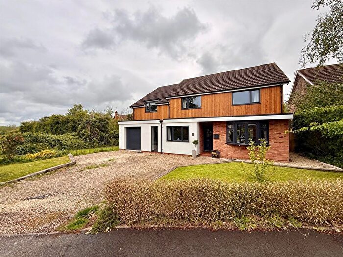 5 Bedroom Detached House To Rent In Teme Avenue, Malvern, WR14