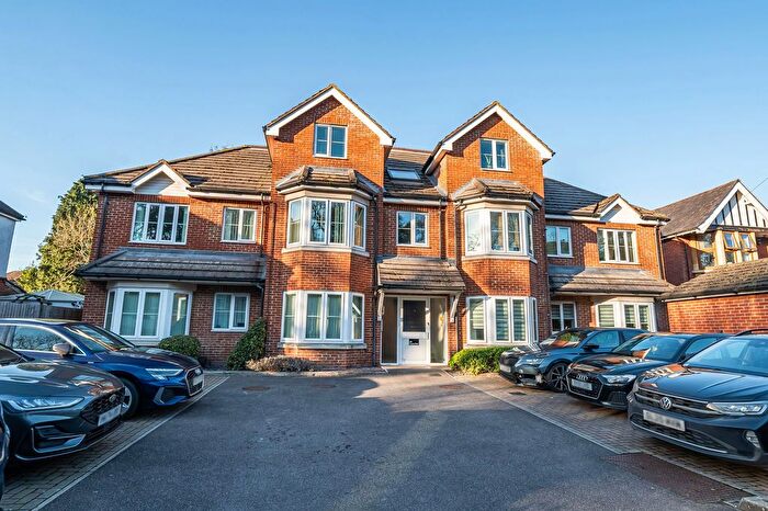 2 Bedroom Flat For Sale In Burgess Road, Oak Tree Court, SO16