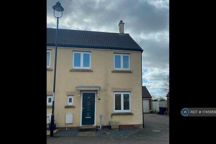 3 Bedroom End Of Terrace House To Rent In Chaffinch Chase, Gillingham, SP8
