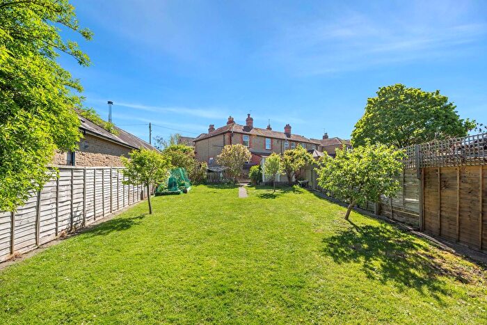 3 Bedroom End Of Terrace House For Sale In Wyke Road, Gillingham, SP8