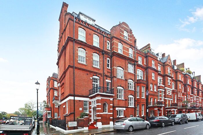 2 Bedroom Flat To Rent In Egerton Gardens, Chelsea, London, SW3