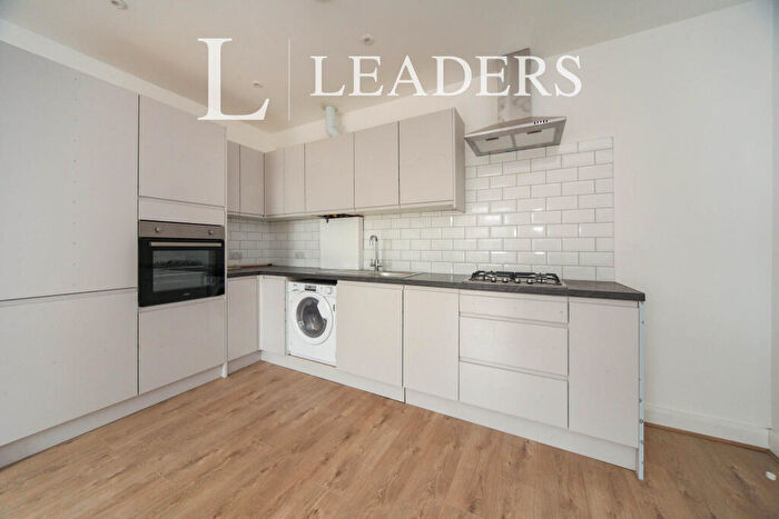 1 Bedroom Apartment To Rent In High Street North, LU6