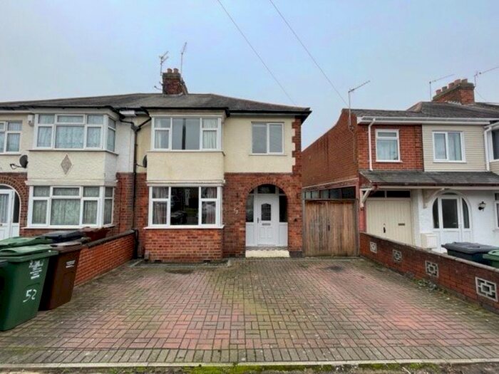 3 Bedroom Semi-Detached House To Rent In Hill Rise, Birstall, Leicester, LE4