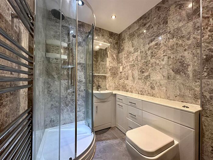 2 Bedroom Apartment To Rent In Brooklands Road, Sale, M33