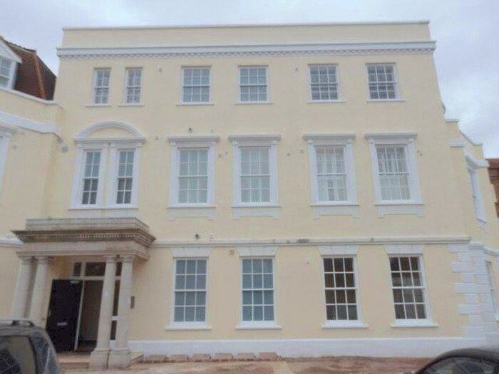 2 Bedroom Flat To Rent In Church Street, Epsom, KT17