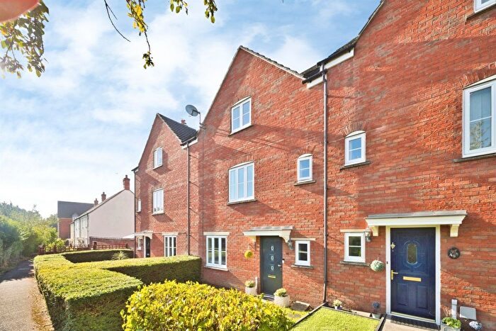 4 Bedroom Terraced House For Sale In Hawks Rise, Yeovil, BA22