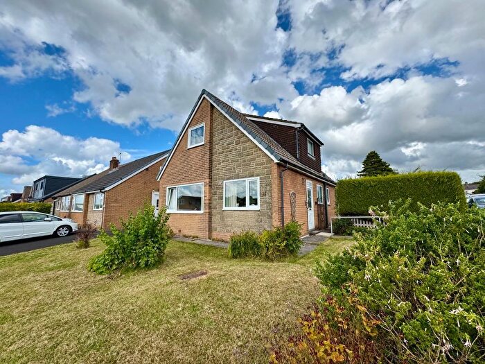 3 Bedroom Detached Bungalow For Sale In Hollins Avenue, Burnley, BB10