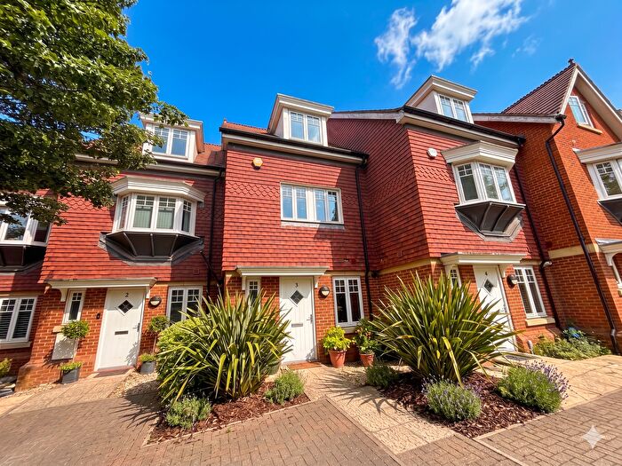 3 Bedroom Terraced House To Rent In Priory Fields, Watford, WD17