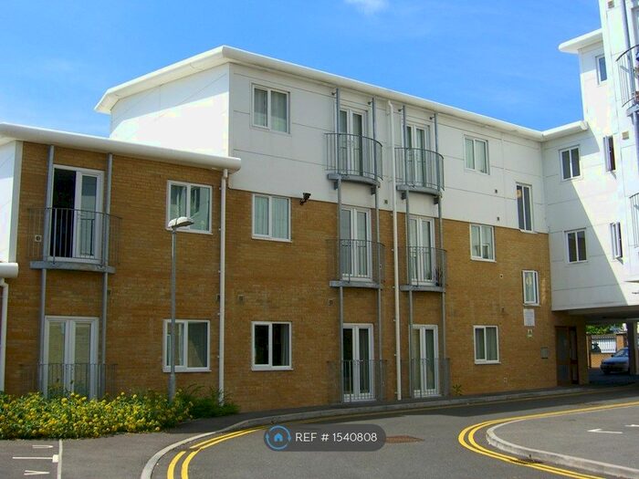 Studio To Rent In Point, Bournemouth, BH8