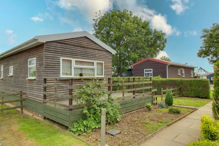 2 Bedroom Lodge To Rent In Windcatch Close, Spalding, PE12