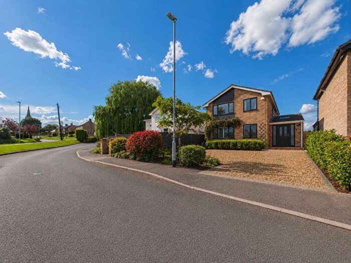 5 Bedroom Detached House For Sale In Laurel Close, Yaxley, PE7