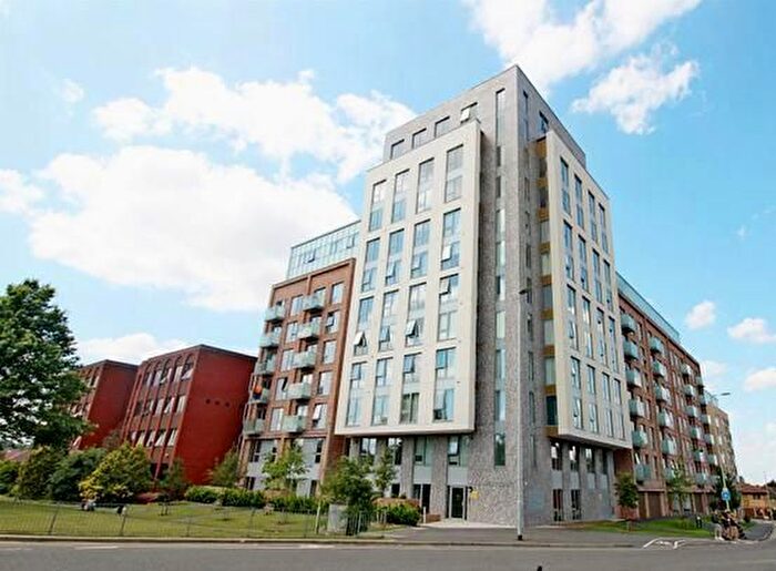2 Bedroom Flat To Rent In Franklin Court, Brook Road, Borehamwood, WD6