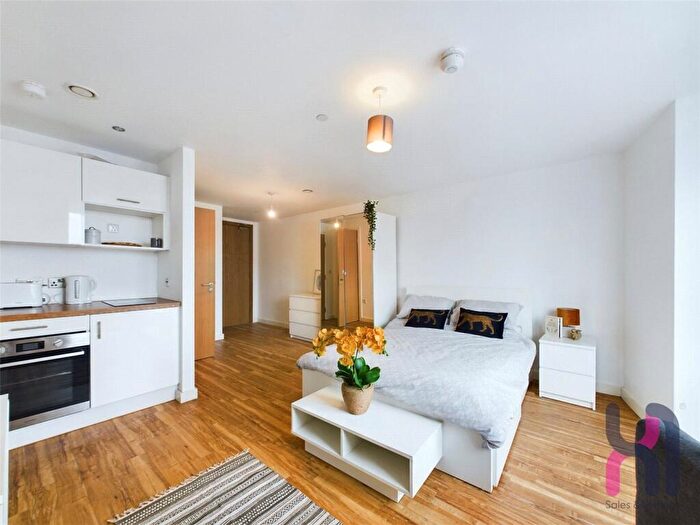 1 Bedroom Flat For Sale In The Tower, Plaza Boulevard, Liverpool, L8