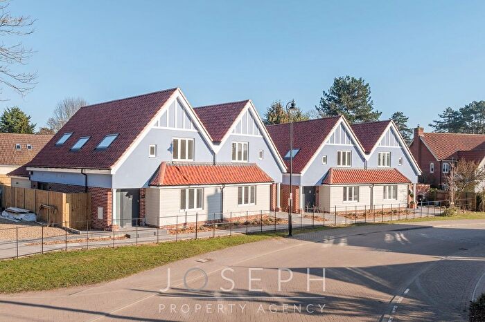 3 Bedroom Semi-Detached House For Sale In Purdis Farm Lane, Ipswich, IP3