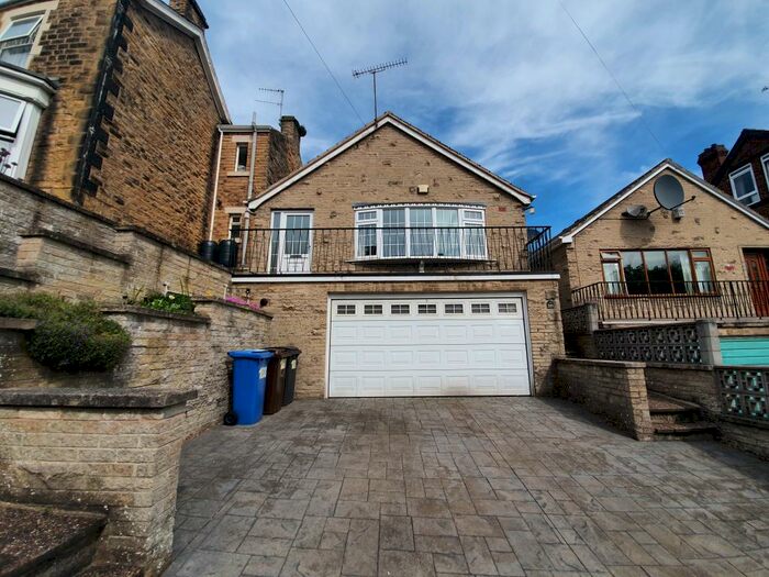 2 Bedroom Bungalow To Rent In Springvale Road, Crookesmoor, S6