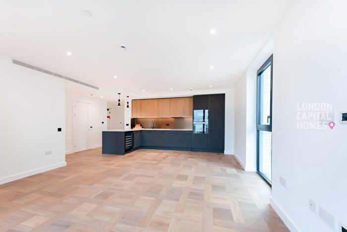 2 Bedroom Flat To Rent In Merino Gardens, London, E1W