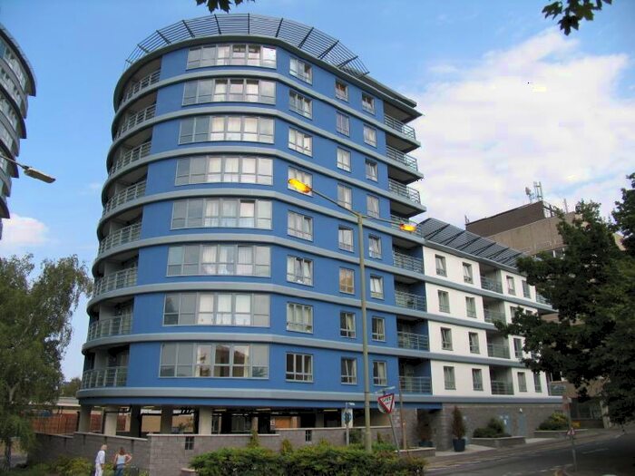 2 Bedroom Apartment To Rent In Woking, Surrey, GU22