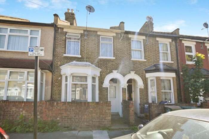 3 Bedroom Terraced House For Sale In Hollybush Street, London, E13