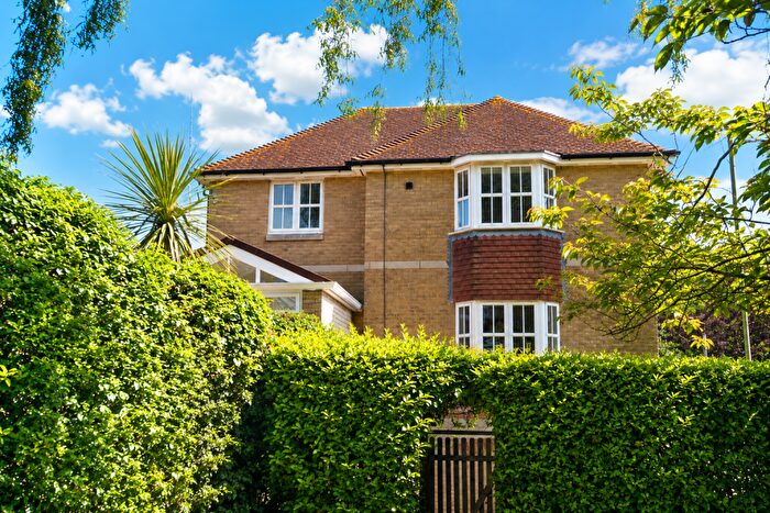 3 Bedroom Link Detached House To Rent In Swan Corner, Pulborough, RH20
