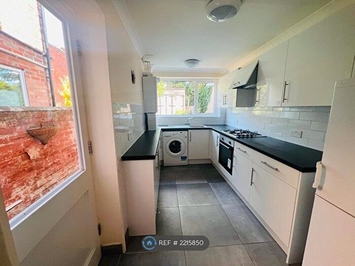 2 Bedroom Terraced House To Rent In Amity Road, Reading, RG1
