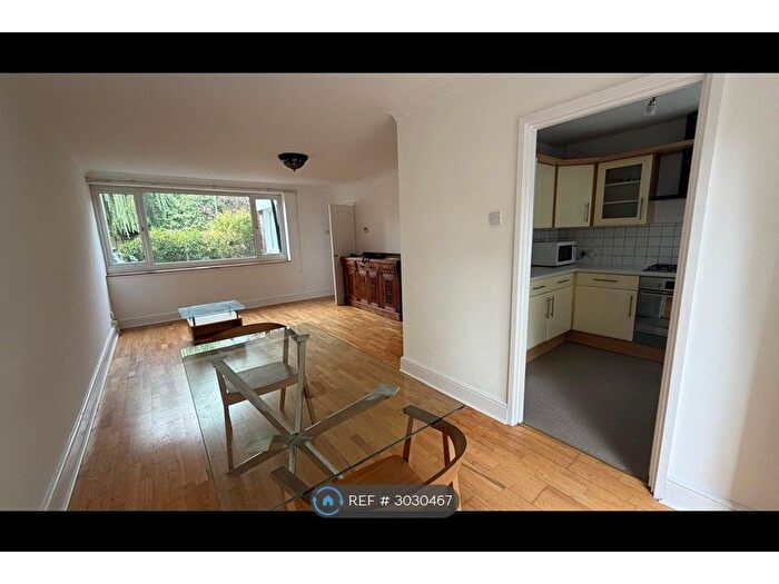2 Bedroom Terraced House To Rent In Heath View, London, N2