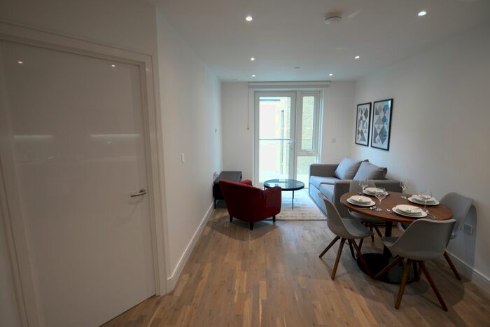 1 Bedroom Flat To Rent In Juniper Drive, London, SW18