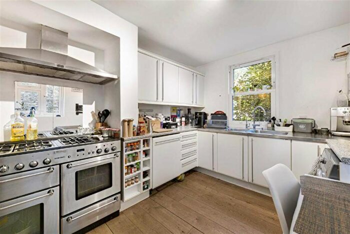 1 Bedroom Flat For Sale In Embleton Road, Lewisham, SE13