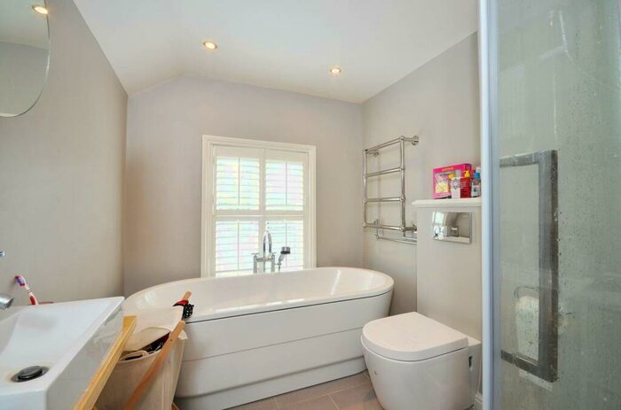 4 Bedroom Semi-Detached House To Rent In Dapdune Road, Guildford, GU1