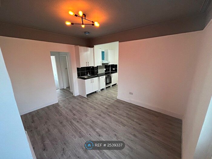 2 Bedroom Flat To Rent In The Polygon, Southampton, SO15