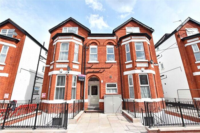 2 Bedroom Apartment To Rent In Central Road, Didsbury, Manchester, M20