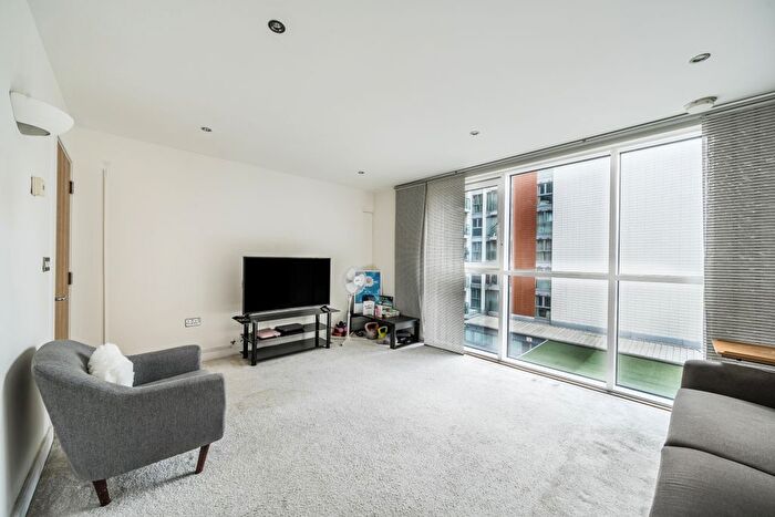2 Bedroom Flat For Sale In Seagull Lane, London, E16