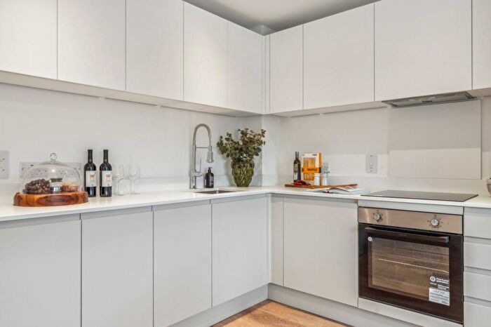 1 Bedroom Apartment To Rent In Bath Road, Slough, Berkshire, SL1