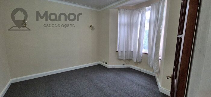 4 Bedroom Terraced House To Rent In De Vere Gardens, Ilford, IG1