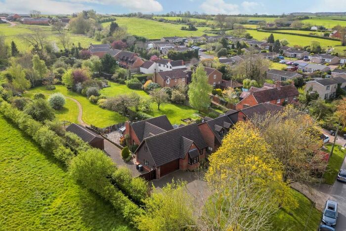 4 Bedroom Detached House For Sale In High Street, Riseley, Bedford, MK44