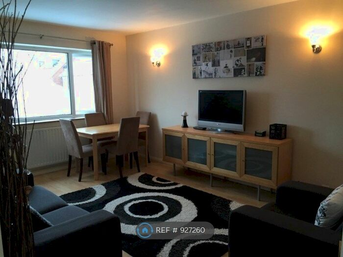 2 Bedroom Maisonette To Rent In Cumberland Close, Little Chalfont, HP7