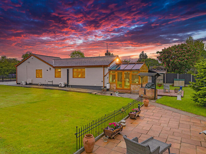 2 Bedroom Detached Bungalow For Sale In Wellington Avenue, Hullbridge, SS5