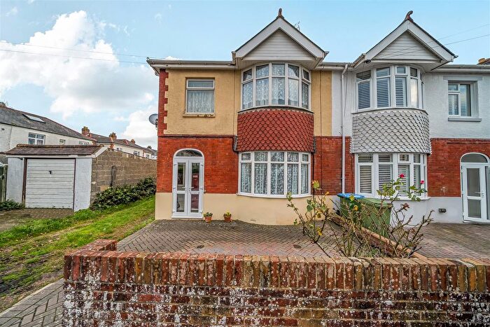 3 Bedroom End Terrace House For Sale In King George Road, Fareham, PO16