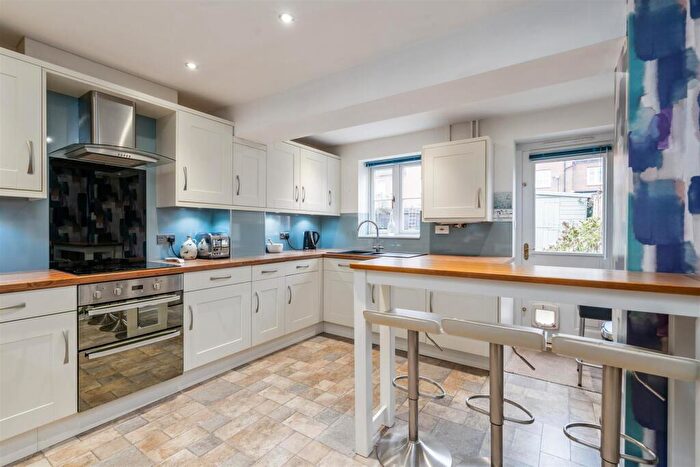 3 Bedroom Town House To Rent In Middlewood Close, Solihull, B91