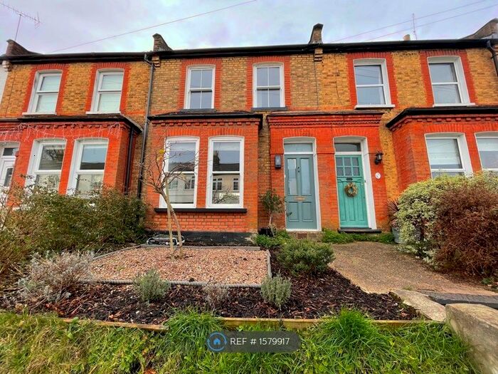 3 Bedroom Terraced House To Rent In Skinners Lane, Ashtead, KT21