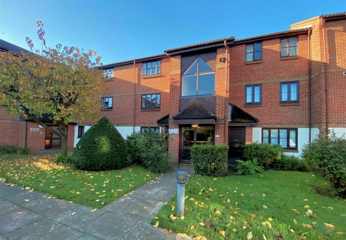 1 Bedroom Flat To Rent In Lewis Road, Colliers Wood Borders, CR4