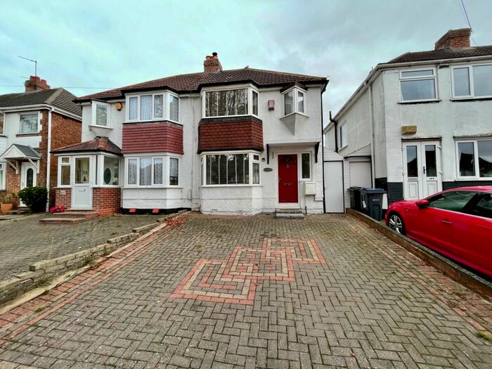 3 Bedroom House To Rent In Woolacombe Lodge Road, B29
