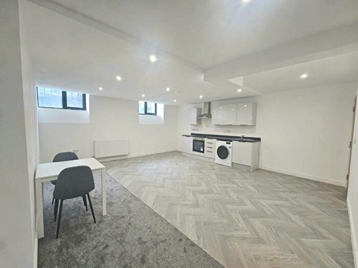 1 Bedroom Apartment To Rent In Duke Street, Bradford, West Yorkshire, BD1